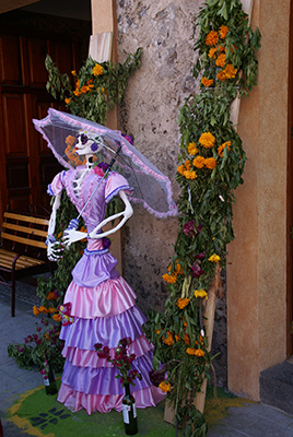 Photo: Catrina with purple dress and purple umbrella
