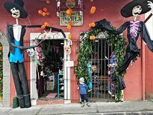 Photo: Victor outside shop in in Xico